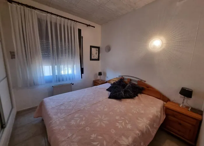 L Houstalou Villa *
